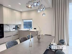 Дом 230м², 3-этажный, участок 3 сот.  