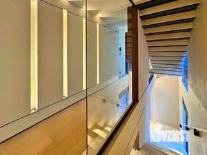 Дом 550м², 3-этажный, участок 10 сот.  