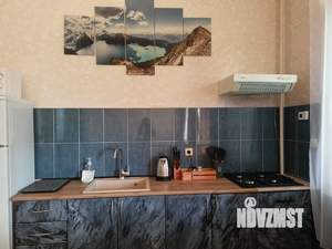 Дом 100м², 2-этажный, участок 6 сот.  