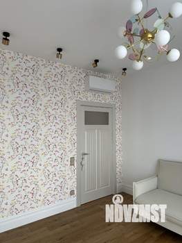 Дом 180м&sup2;, 2-этажный, участок 4 сот.  