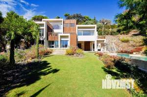 Дом 370м², 2-этажный, участок 15 сот.  