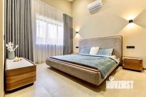 Дом 240м², 2-этажный, участок 8 сот.  