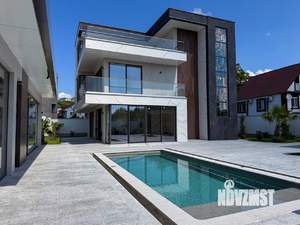 Дом 260м&sup2;, 2-этажный, участок 6 сот.  