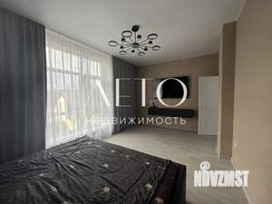 Дом 270м², 2-этажный, участок 5 сот.  