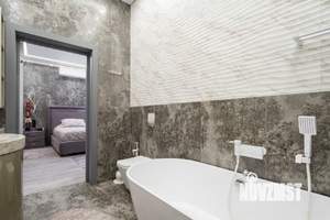 Дом 250м², 2-этажный, участок 6 сот.  