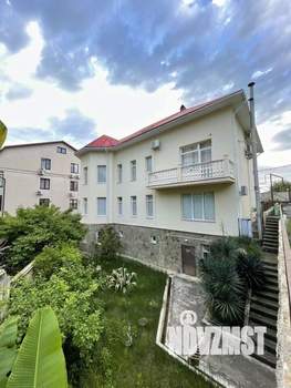 Дом 613м&sup2;, 3-этажный, участок 8 сот.  