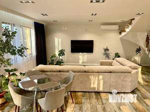 Дом 350м², 2-этажный, участок 10 сот.  