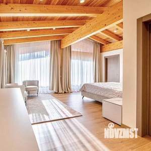 Дом 300м², 2-этажный, участок 6 сот.  