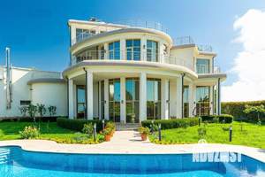 Дом 700м², 3-этажный, участок 17 сот.  