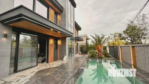 Коттедж 440м², 2-этажный, участок 4 сот.  