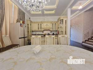 Дом 300м², 2-этажный, участок 10 сот.  