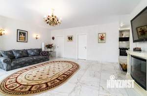 Коттедж 400м², 3-этажный, участок 4 сот.  