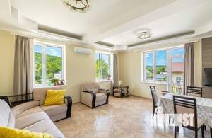 Дом 284м², 3-этажный, участок 7 сот.  