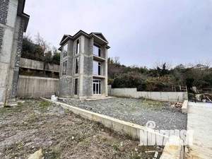 Дом 193м&sup2;, 3-этажный, участок 4 сот.  