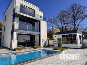 Дом 275м², 3-этажный, участок 5 сот.  