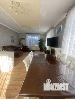 Дом 200м², 3-этажный, участок 10 сот.  