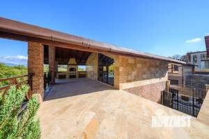 Дом 350м², 3-этажный, участок 10 сот.  