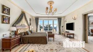 Дом 1400м², 2-этажный, участок 35 сот.  