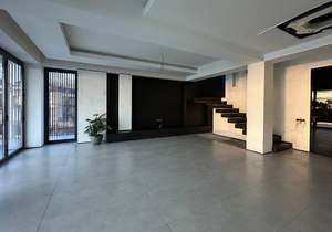 Дом 436м&sup2;, 3-этажный, участок 5 сот.  