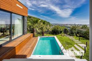 Дом 372м², 3-этажный, участок 7 сот.  