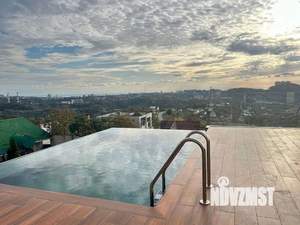 Дом 300м², 2-этажный, участок 10 сот.  