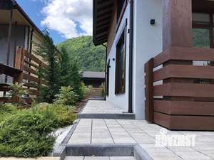 Дом 548м&sup2;, 2-этажный, участок 6 сот.  