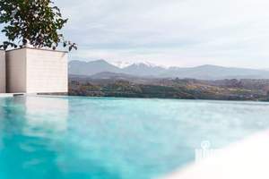 Дом 340м², 2-этажный, участок 6 сот.  