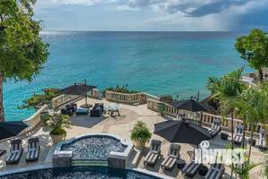 Дом 800м², 3-этажный, участок 50 сот.  