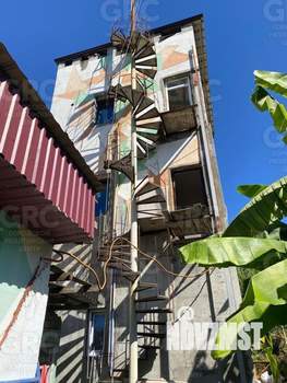 Дом 96м&sup2;, 3-этажный, участок 6 сот.  