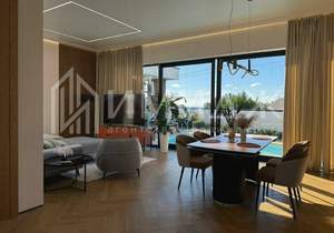 Дом 250м², 2-этажный, участок 6 сот.  