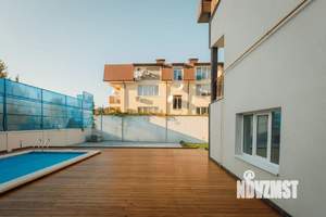 Дом 300м², 3-этажный, участок 8 сот.  