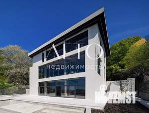 Коттедж 650м², 3-этажный, участок 8 сот.  