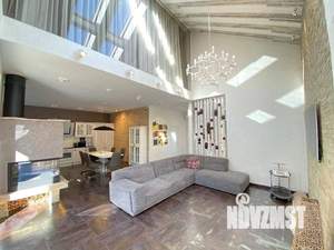 Дом 220м², 2-этажный, участок 10 сот.  