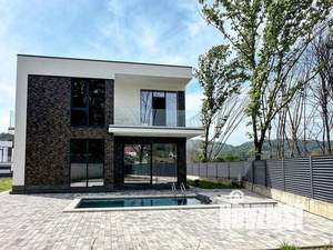 Дом 209м², 2-этажный, участок 6 сот.  