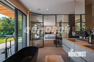 Дом 897м², 3-этажный, участок 16 сот.  