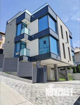 Дом 300м², 3-этажный, участок 5 сот.  