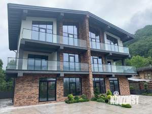 Дом 498м², 3-этажный, участок 8 сот.  