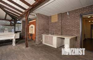 Дом 582м&sup2;, 3-этажный, участок 5 сот.  