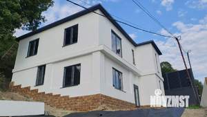 Дом 140м&sup2;, 2-этажный, участок 9 сот.  