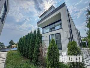 Дом 290м², 3-этажный, участок 3 сот.  