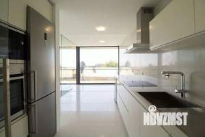 Коттедж 220м², 2-этажный, участок 8 сот.  