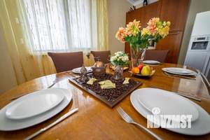 Коттедж 340м², 3-этажный, участок 3 сот.  