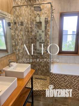 Коттедж 250м², 3-этажный, участок 6 сот.  