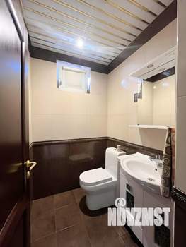 Дом 300м&sup2;, 3-этажный, участок 7 сот.  