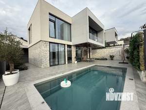 Дом 247м², 2-этажный, участок 4 сот.  