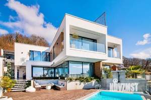 Дом 270м², 2-этажный, участок 6 сот.  