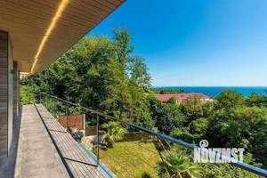 Дом 220м², 2-этажный, участок 8 сот.  