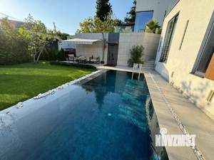 Дом 250м², 2-этажный, участок 10 сот.  