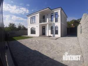 Дом 184м², 2-этажный, участок 4 сот.  