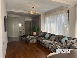 Дом 220м², 3-этажный, участок 4 сот.  